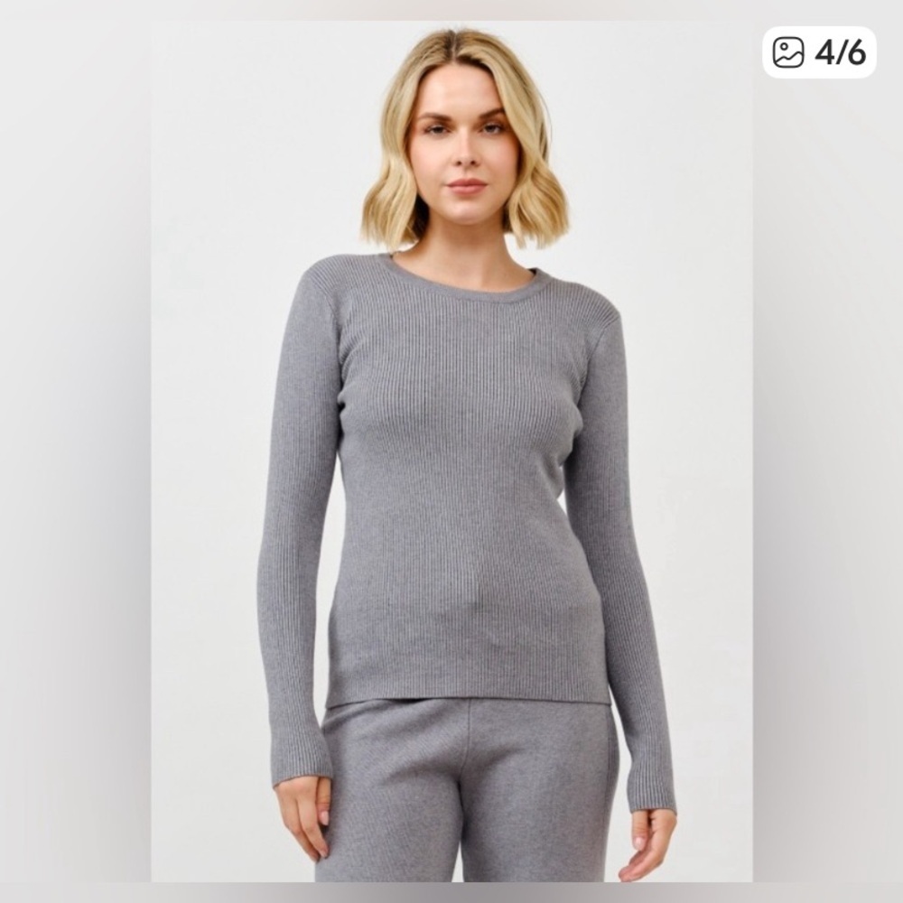 Gray Ribbed Knit Sweater - Picture 2 of 4